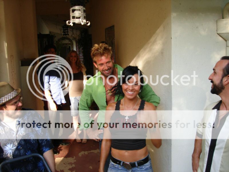  photo ladron-que-roba-a-ladron-detras-de-camaras-01_zpsaa87fdd7.jpg