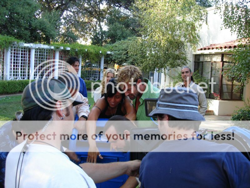  photo ladron-que-roba-a-ladron-detras-de-camaras-05_zpsbd64fa66.jpg