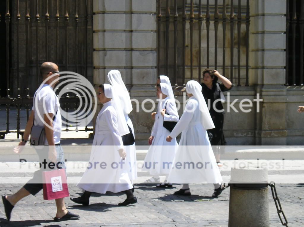  photo LasMonjas.jpg