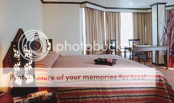 photo room_goldensuitemountain1_zps350c253c.jpg